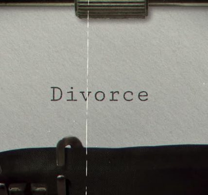 When Should You Hire a Divorce Lawyer Complete Guide