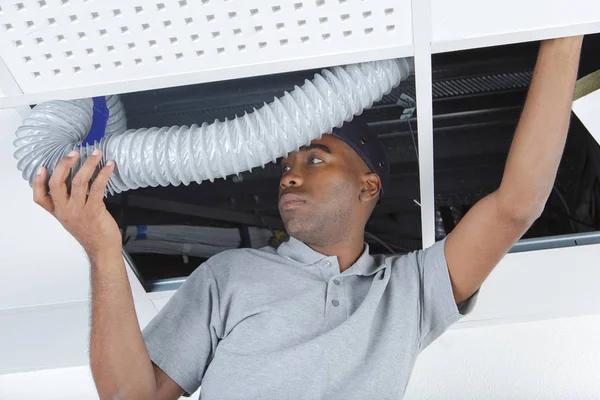 Air conditioning contractor Providing Expert AC Services