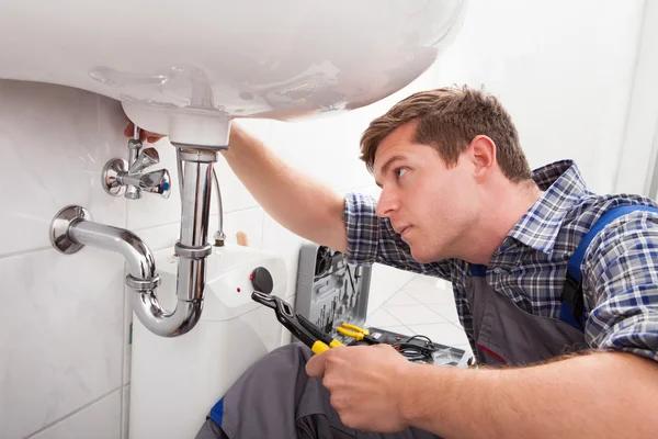 How a Skilled Plumber Can Save You Money