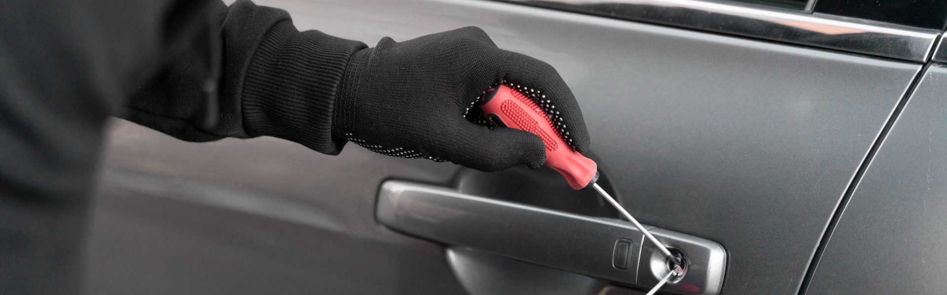 A Complete Guide to Choosing Fiat car key replacement Services