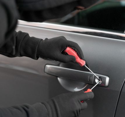A Complete Guide to Choosing Fiat car key replacement Services