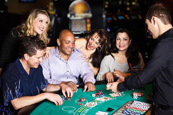 Exploring Classic Table Games on online casinos Singapore